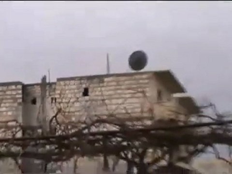 فري برس إدلب معرة النعمان آثار القصف على المنازل 8 2 2012