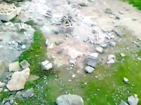 فري برس ادلب ـ بلدة معرشمشة ـ اثار القصف على البادة على الناس العزل من قبل وادي الضيف عصابات الاسد 8 ـ 2 ـ 2012