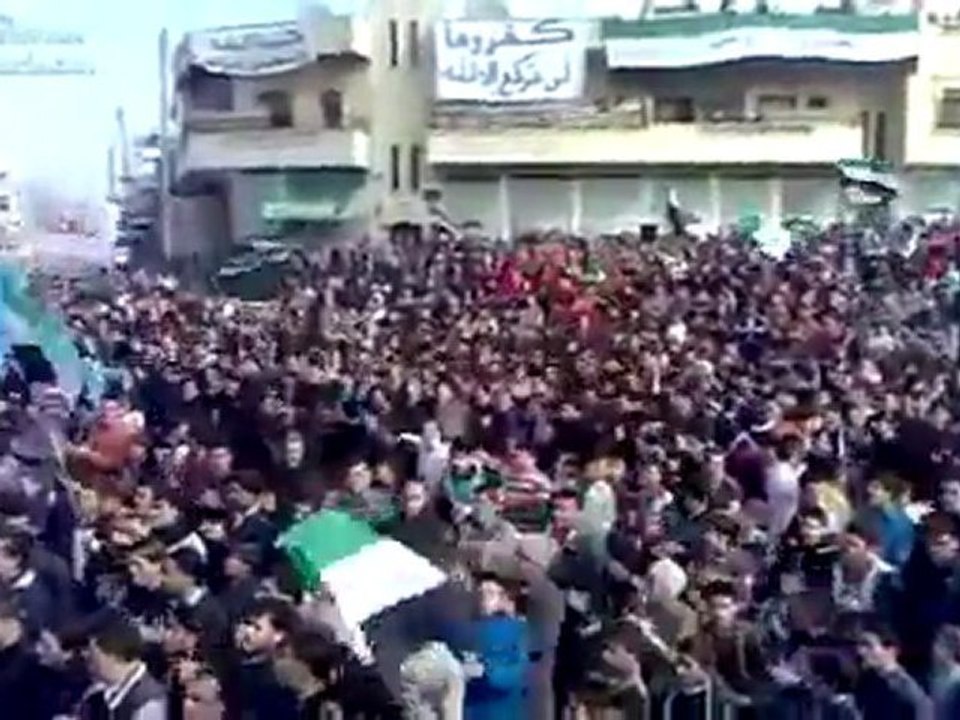 فري برس   إدلب ـ بلدة كفرروما ـ  الموت ولا المذلة     مظاهرة حاشدة نصرة لأهلنا في حمص   9 ـ 2 ـ 2012