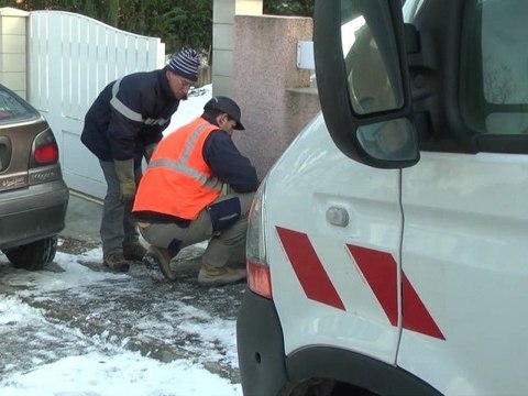 Conséquence du froid : des canalisations gèlent, des particuliers se retrouvent sans eau ! La Lyonnaise doit faire face à toutes les demandes !
