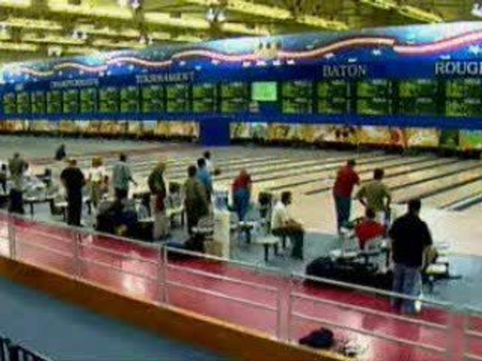 Pro bowling striker