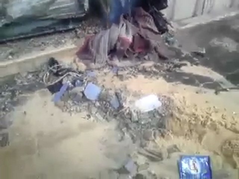 فري برس   حمص حي الخالدية اثار القصف العشوائي على حي الخالدية من قبل عصابات بشار الفسد 9 2 2012