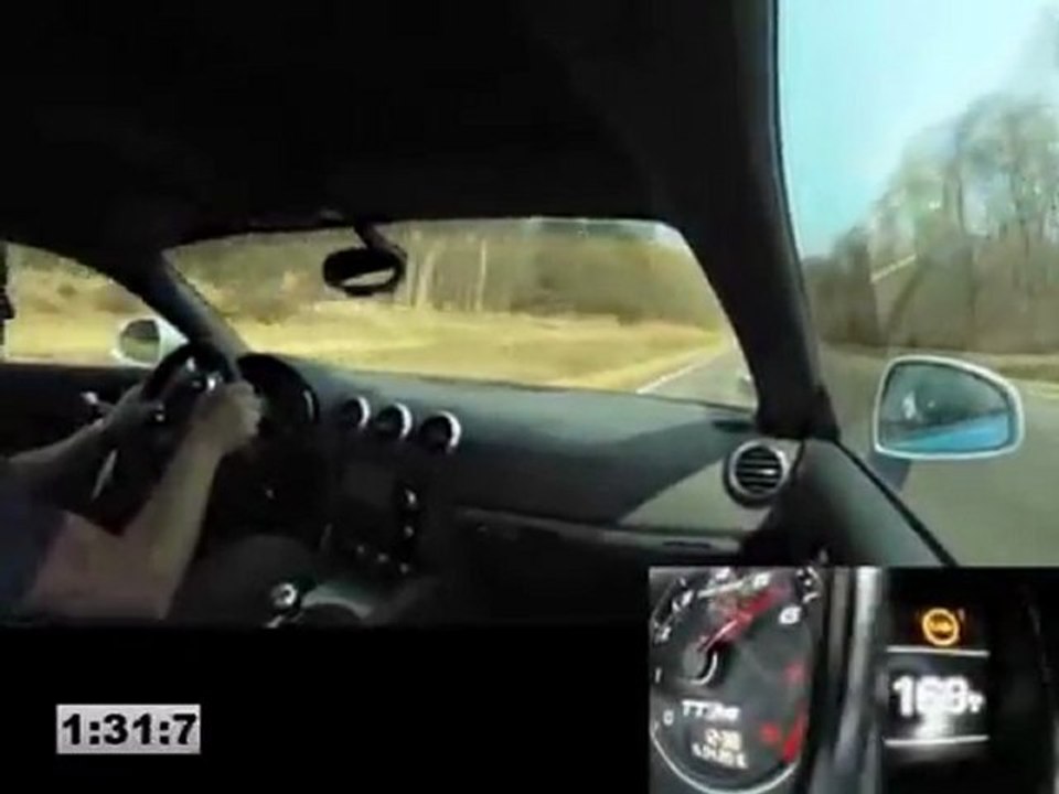 Vidéo Auto Moto : un tour d'Audi TT RS à Montlhéry