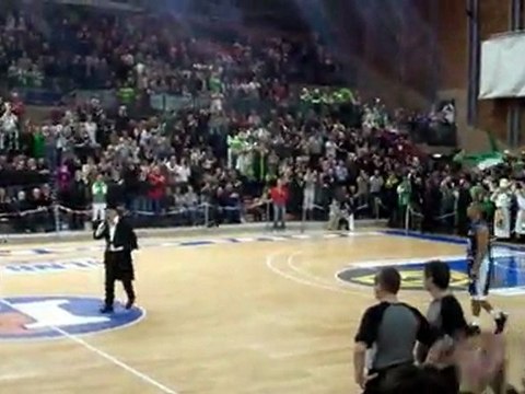 Un supporter du Portel marque du milieu de terrain à la pause du match ESSM-Quimper