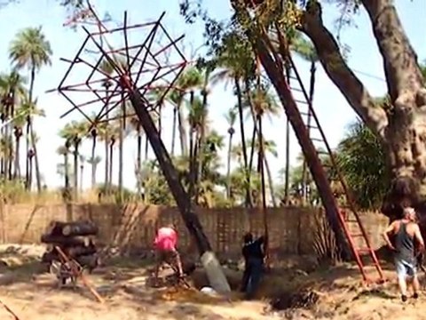 Camping Casamance - Ziguinchor - Mise à la verticale de la Monkey house
