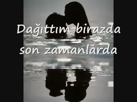 Tuğba ÖZERK ÇEKİP GİDESİM VAR