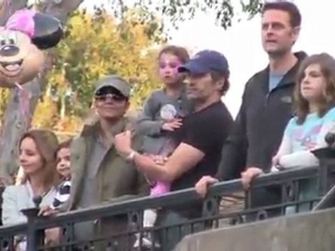 Halle Berry Engaged, To Move To France