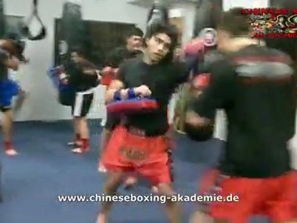 Chinese boxing akademie - muay thai pratzentraining - 02