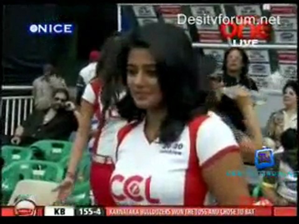 Karnataka Bulldozers vs.Mumbai Heroes - Karnataka Inning Ov17-18