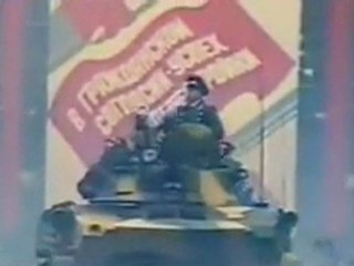 SOVYET İMPARATORLUĞU VE SON RESMİ GEÇİT TÖRENİ