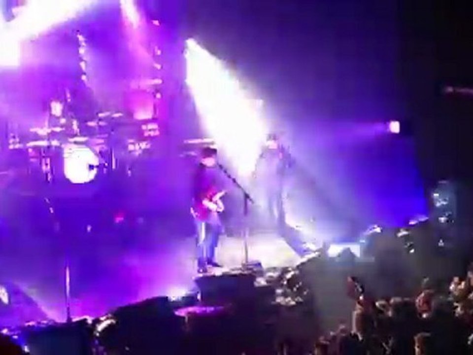 Still Take You Home Arctic Monkeys Live Casino de Paris Janvier 2012