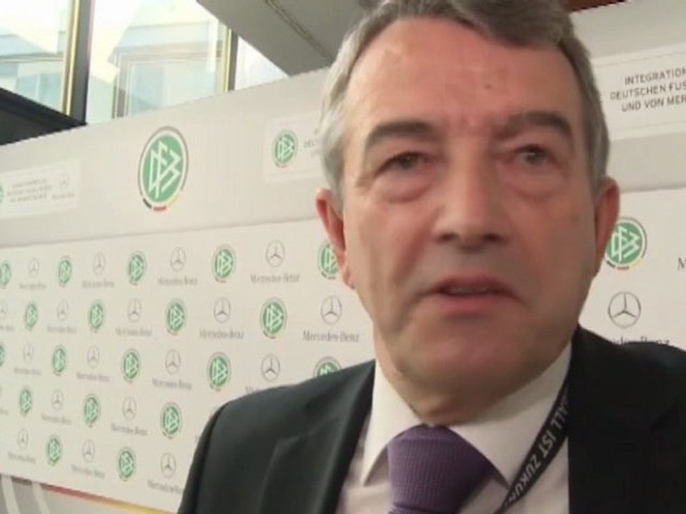Niersbach lobt integrative Rolle des Fußballs
