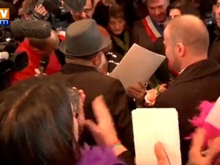 Le maire communiste de Villejuif célèbre le 1er mariage gay