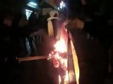 فري برس   دمشق وادي المشاريع زورافا  إحراق العلم الأيراني 10 2 2012