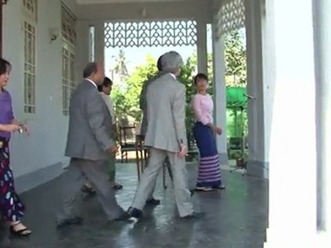 Suu Kyi on campaign trail for own parliament seat