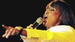 Les fans pleurent la mort de Whitney Houston