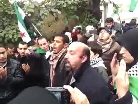 فري برس وقفة احتجاجية امام السفارة الروسية في الجزائر 11 2 2012 ج2