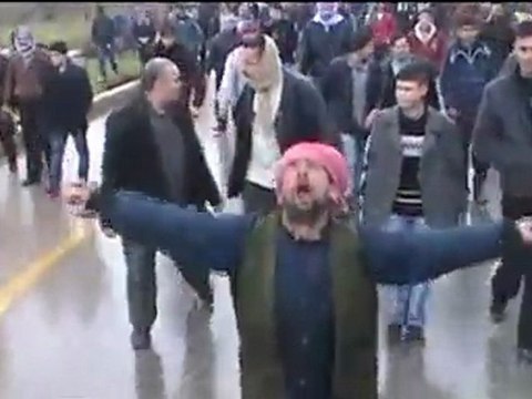 فري برس مقطع مؤثر أخرس يدعو الله في تشييع بمدينة ادلب أين العالم الله أكبر