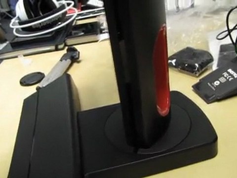 BenQ XL2420TX 3D Vision Ready 120Hz LCD Monitor Unboxing & First Look Linus Tech Tips