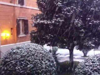 nevicata in zona Re di Roma