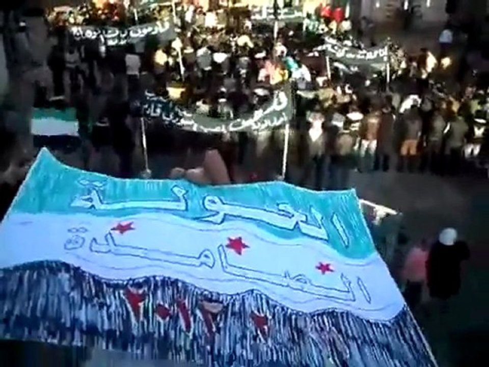 فري برس   حمص    الحولة الصامدة    رغم الحصار خرجو مظاهرة 11 2  2012