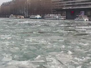 Paris - Bassin de la Villette glacé