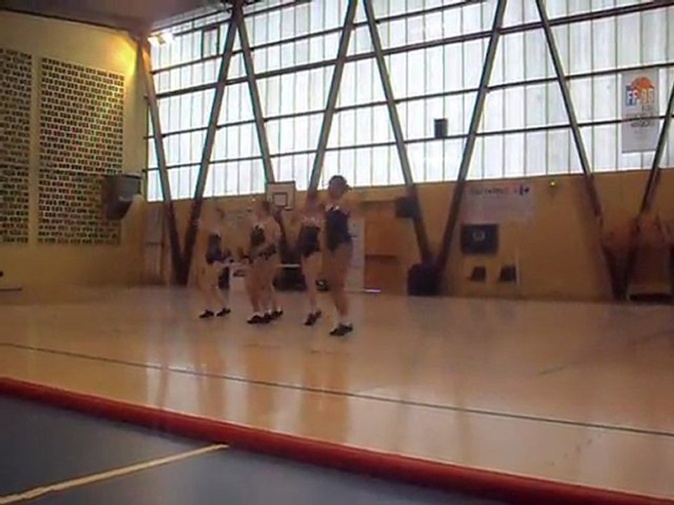 Eline Aerobic collège du bois d'aulnes [3]