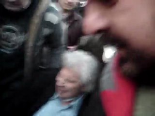 12/2/2012   Ο  ΜΙΚΗΣ  ΠΑΡΟΝ  παρά  τα  92  του  χρόνια  (τραβηγμένο  από  τον  Γιάννη  Πρεβενιό)....