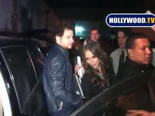 EXCLUSIVE: Jamie Kennedy & Jennifer Love Hewitt Hit The Ice House.