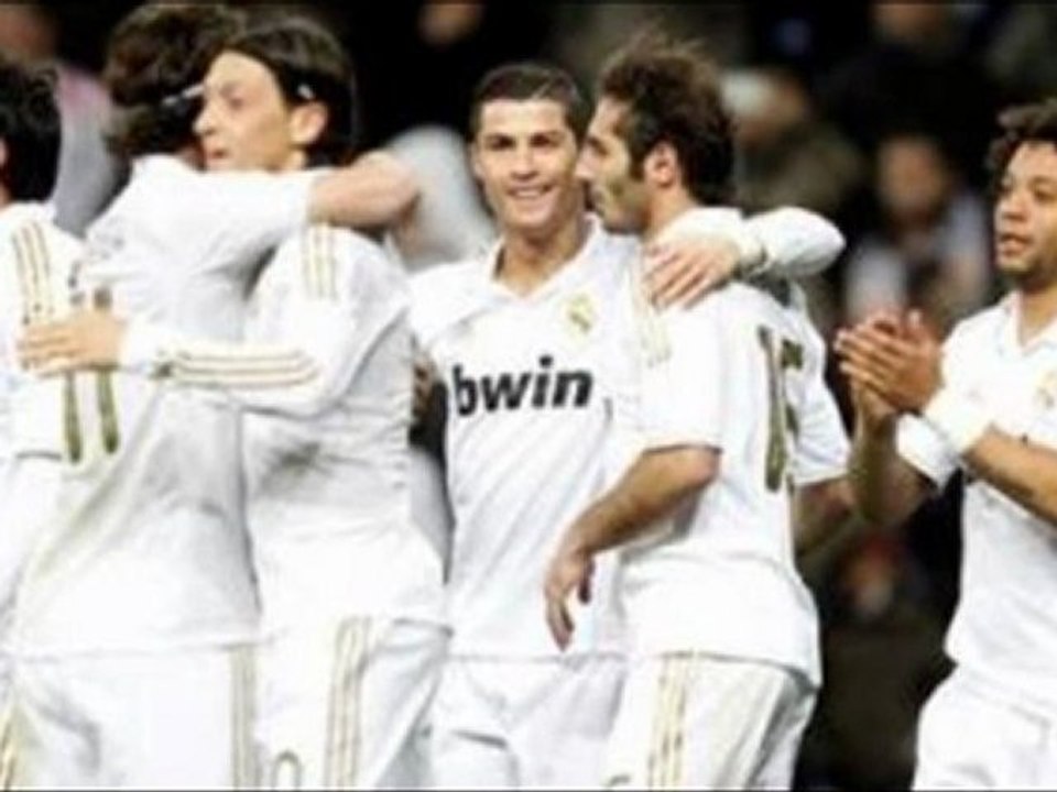 Real Madrid 4-2 Levante_Ronaldo hat-trick, Benzema wonder-goal