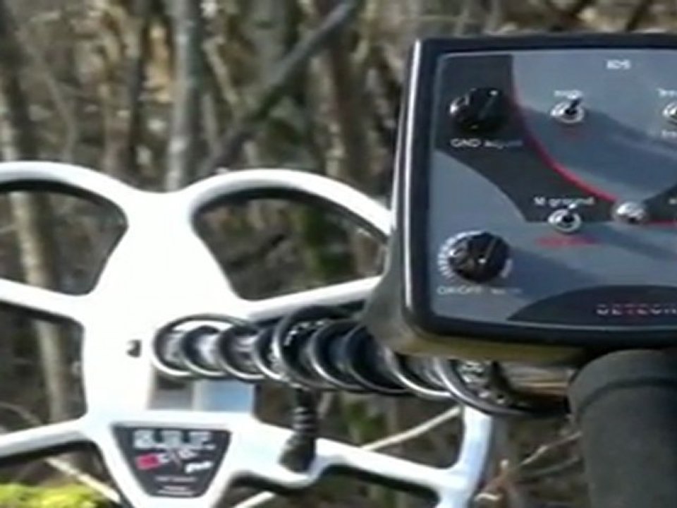 Détecteur de métaux DETECH EDS (ex-evolution) - Prospection en champs et foret avec le détecteur de métal VLF EDS (14khz)