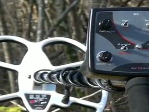Détecteur de métaux DETECH EDS (ex-evolution) - Prospection en champs et foret avec le détecteur de métal VLF EDS (14khz)