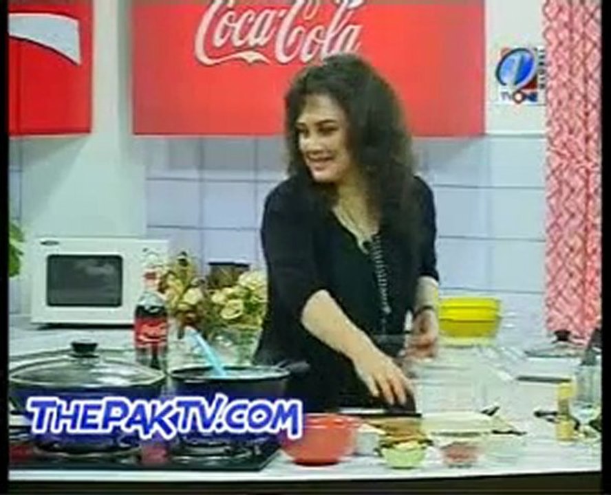 Kitchen Queen With Ambreen Khan By Tvone - 13th February 2012 -Prt 3