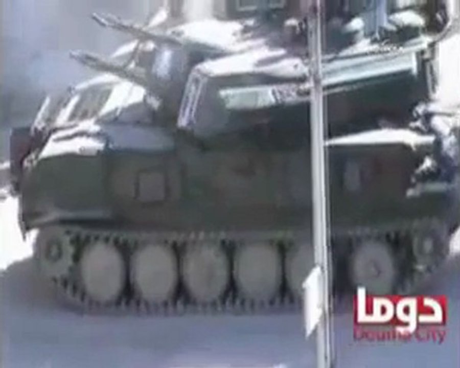 Esed Ordusu Uçaksavarla Binaları Taradı