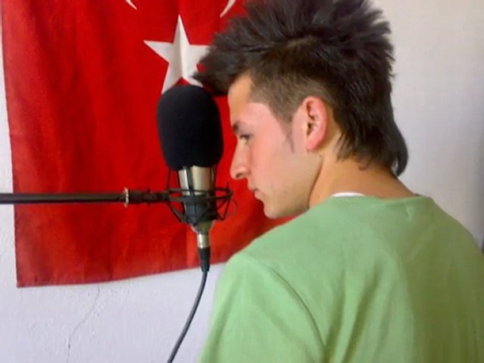 Ahmet - K Kafam Dumanlı