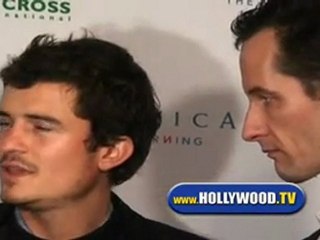 Orlando Bloom Graces Art Opening in Hollywood