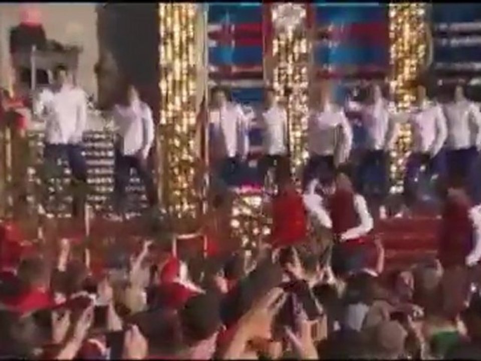 [2012] Justin Bieber Mistletoe LIVE Disney World | Justin Bieber live performance 2012