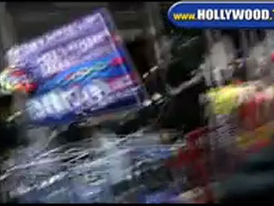 Britney Spears Gets Mobbed By Paparazzi At Gas Station.