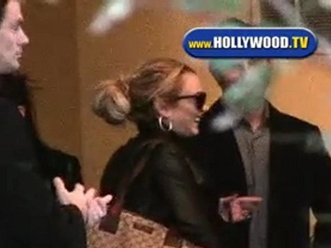 Lindsay Lohan Leaves Four Seasons, Goes Home