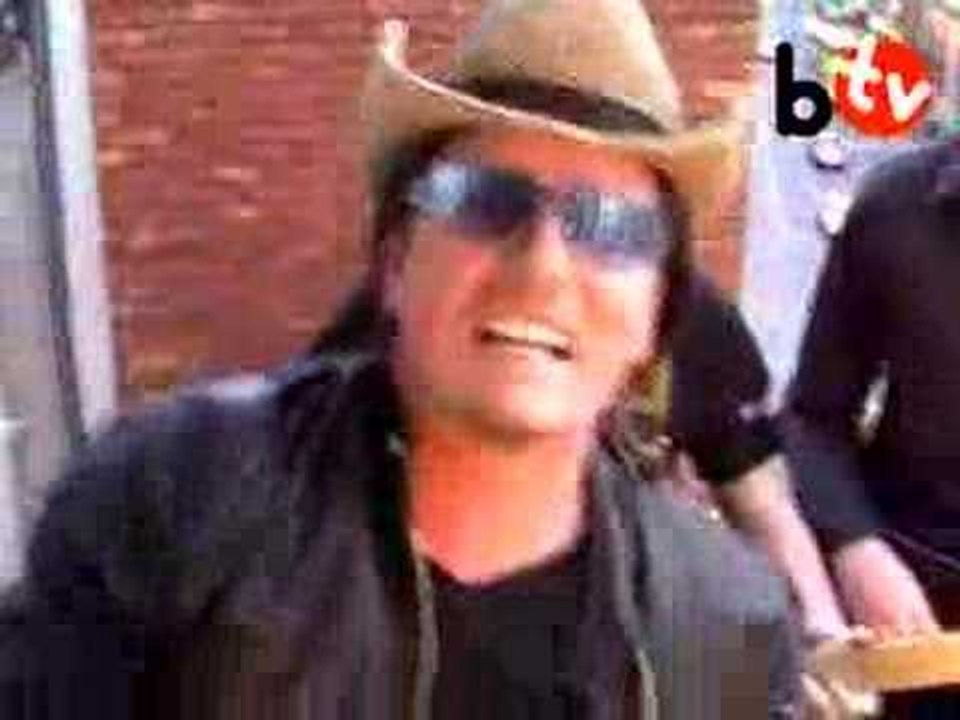 I WILL FOLLOW - VERTIGO (BalconyTV)