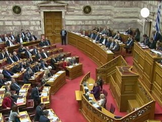 Atenas despierta tras una noche de violencia y descontento