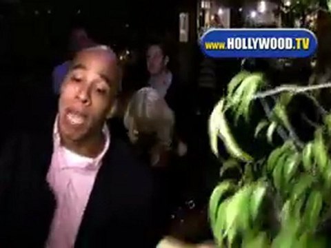 Christina Aguilera Leaves Italian Restaurant