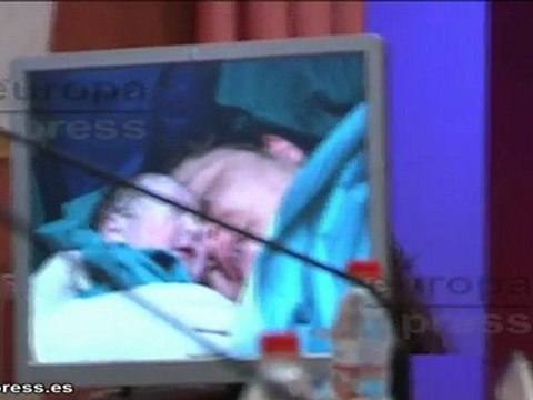 Los padres del bebé medicamento están muy contentos