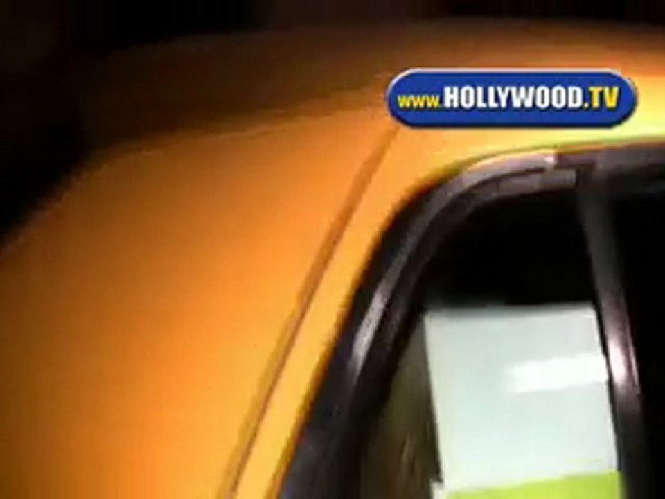 Lauren Conrad Hides From The Paps!