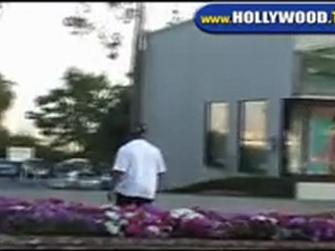 Kanye West Spotted on Robertson Blvd and Sunset Plaza.