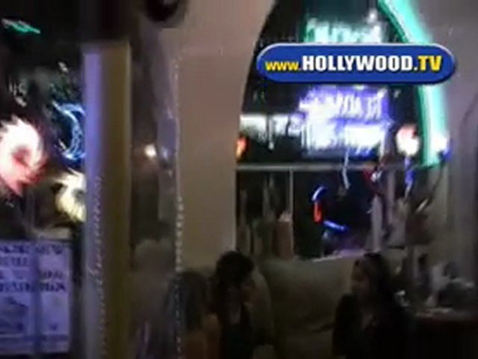 EXCLUSIVE: Cameron Diaz Goes To Psychic And Drives Backwards