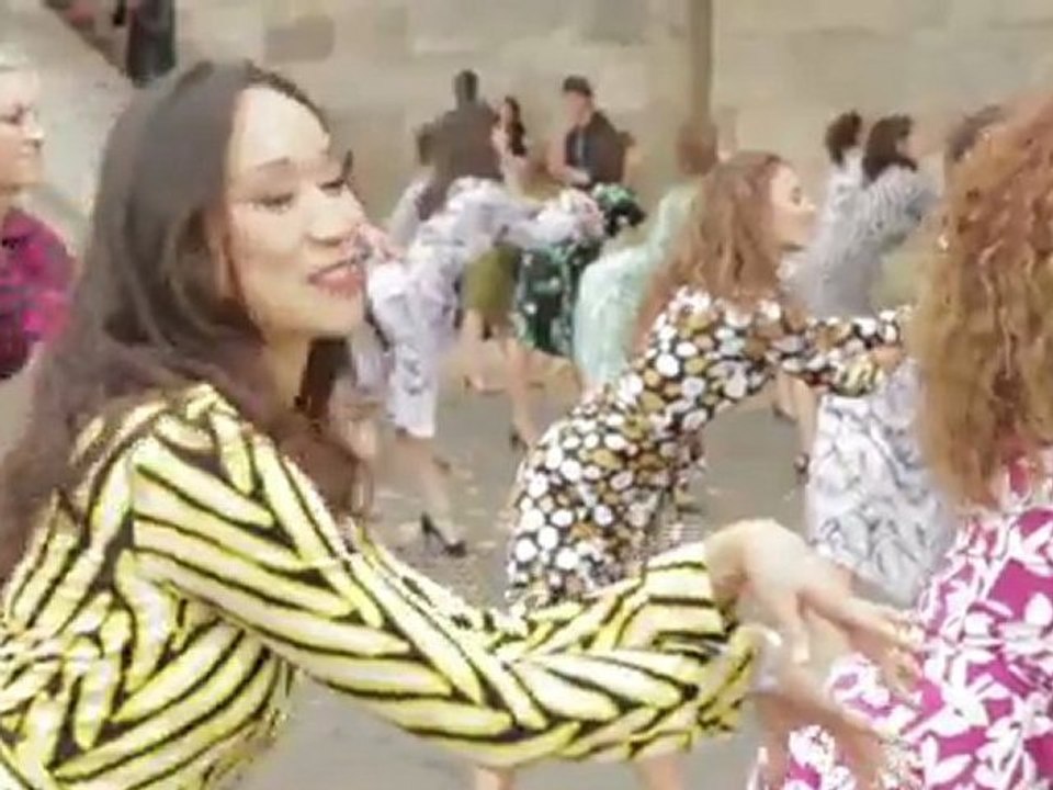 “DIANE" Flashmob DVF
