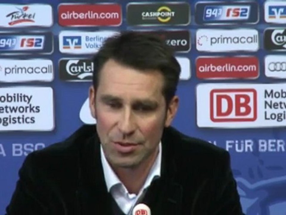 Bundesliga - Stanislawski bei Hertha im Gespräch