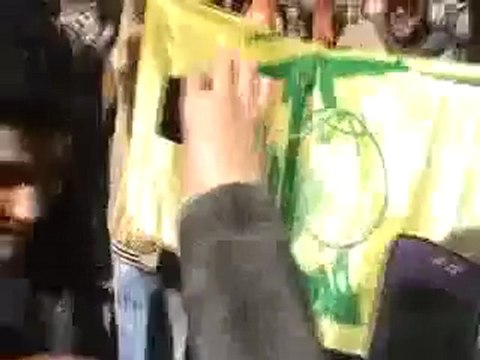 فري برس حلب الفردوس حرق العلمين الإيراني وحزب اللات11 2 2012