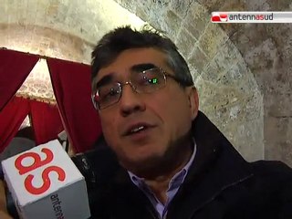 TG 13.02.12 Barletta, Oscar Iarussi racconta la "Dolce Vita" metafora dell'Italia di oggi